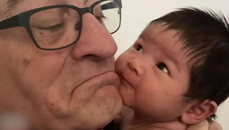 79 yaşında 7’nci kez baba olmuştu… Küçük kızını anlatırken gözyaşlarını tutamadı